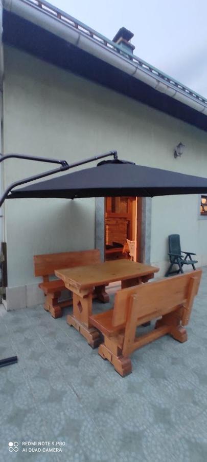 Apartman Sipak Fuzine Luaran gambar
